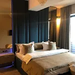 Silver Mountain & 3*